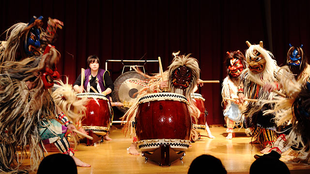 After dinner you can see Namahage Daiko drumming performance at Gofu.