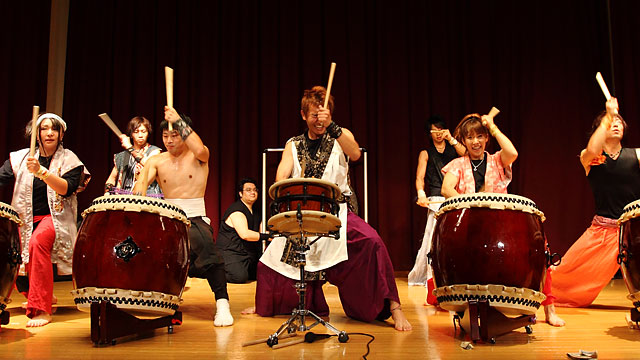 After dinner you can see Namahage Daiko drumming performance at Gofu.